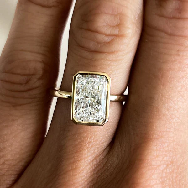 Bezel Set Engagement Rings in Miami: 2025 Trends from Jae’s Jewelers