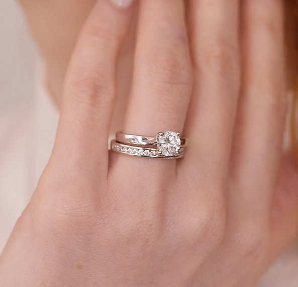 How to Find a Wedding Ring That Complements Your Engagement Ring