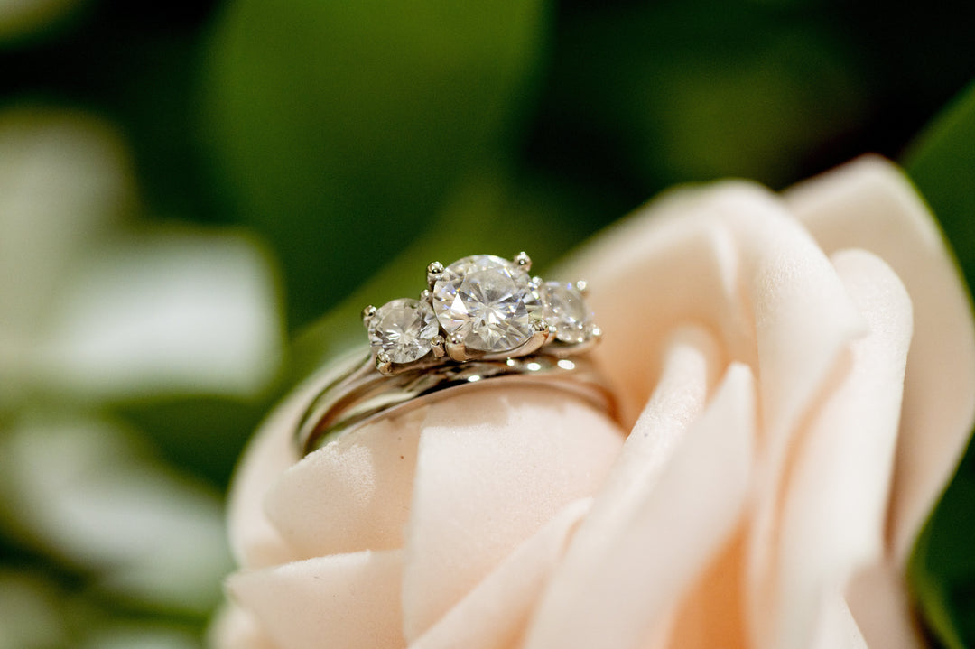 Three-Stone Engagement Rings in Miami: 2025 Trends from Jae’s Jewelers