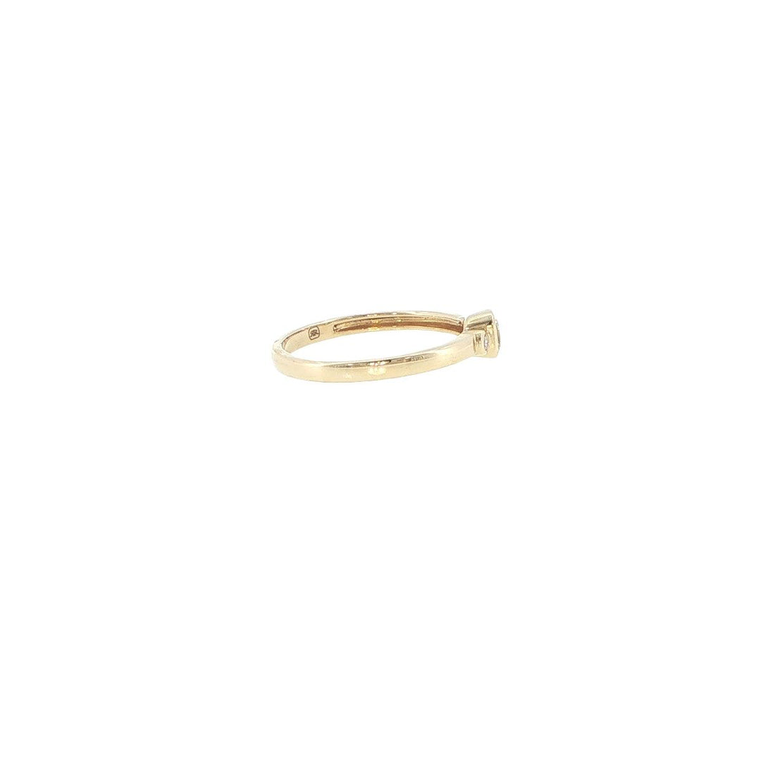 18K Yellow Gold Fancy Yellow Cushion Cut Diamond Ring