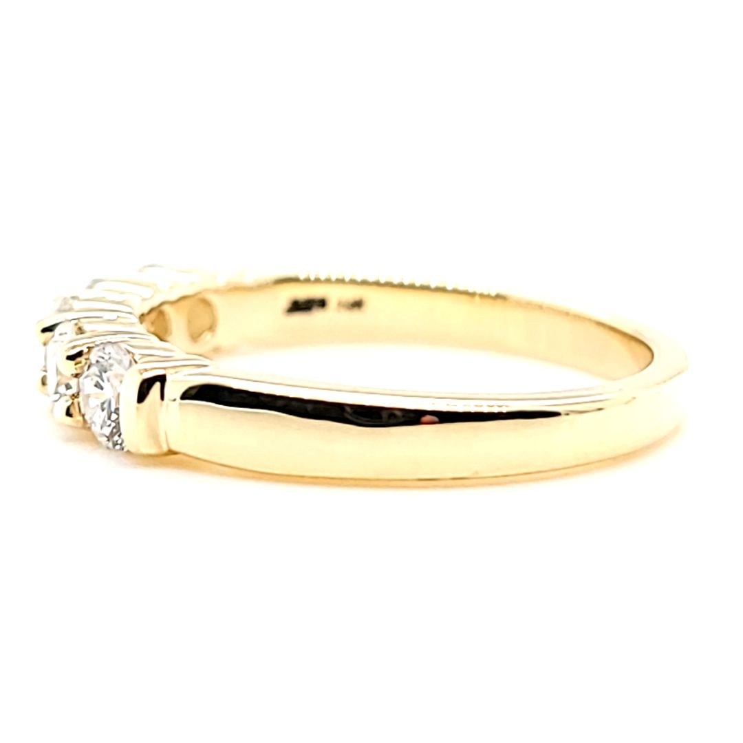 Anillo de diamantes de 5 piedras de 0,75 quilates