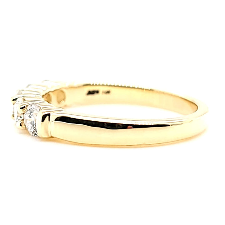 Anillo de diamantes de 5 piedras de 0,75 quilates