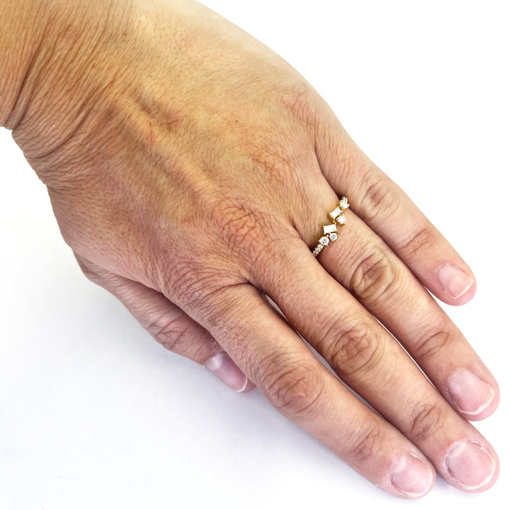 18K Yellow Gold Baguette & Round Diamond Band