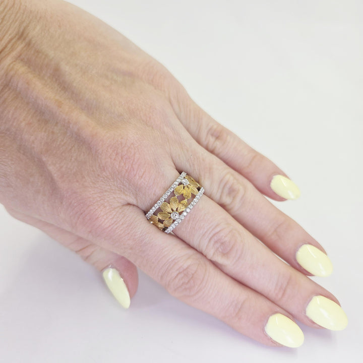 18K White & Yellow Gold Floral Diamond Fashion Ring