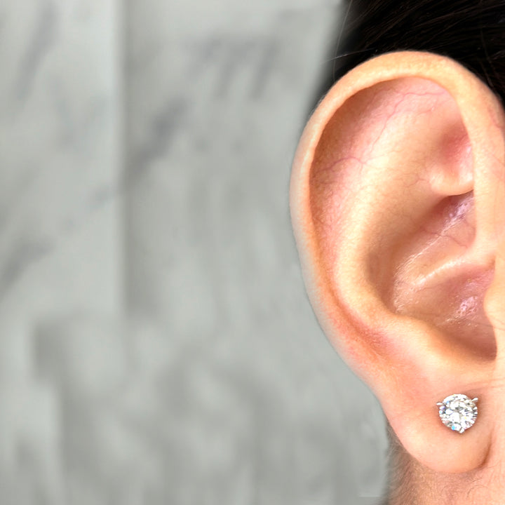1.06 Carat Diamond Stud Earrings
