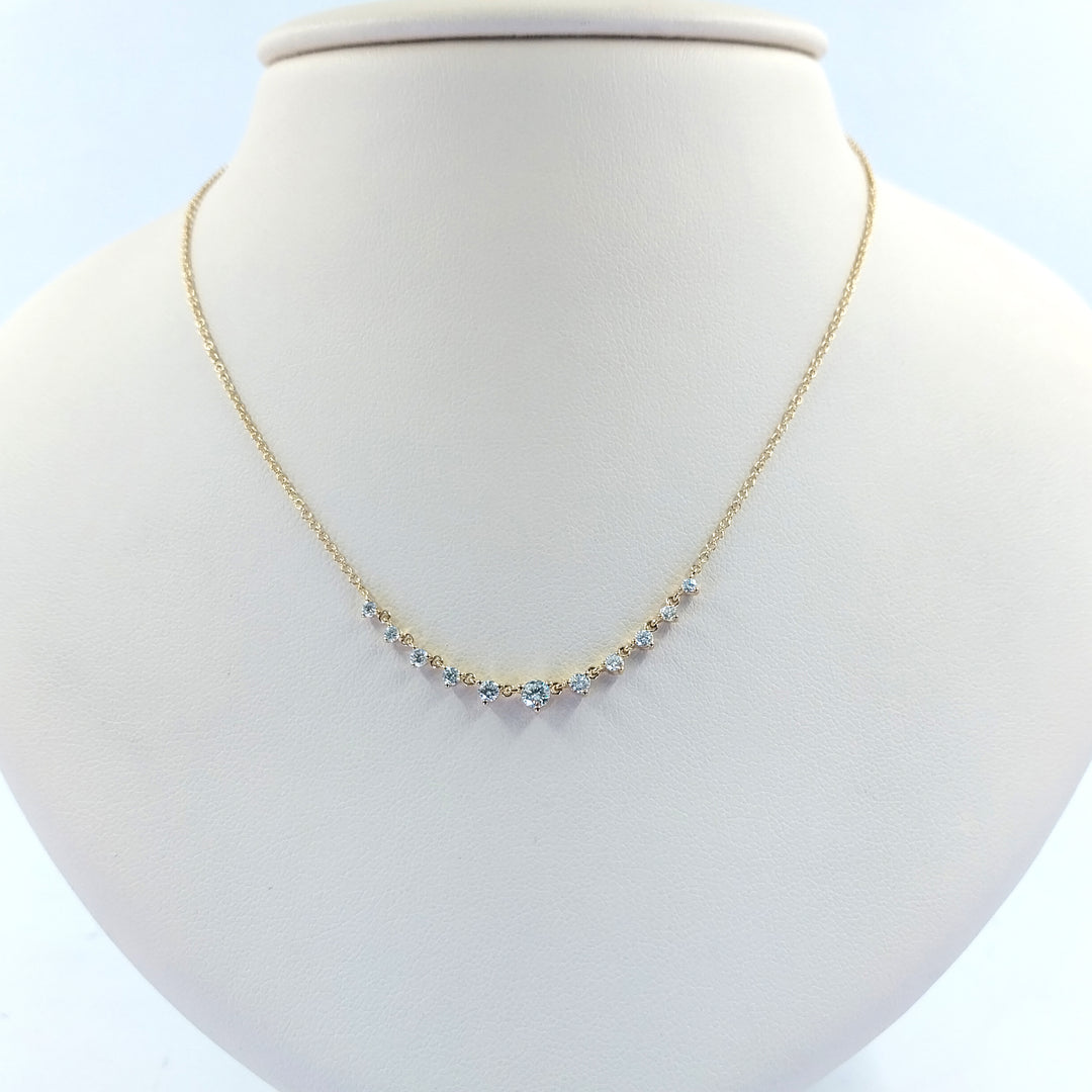 Collar de diamantes graduados