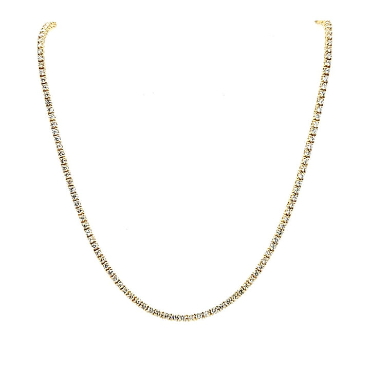 Collar de línea de diamantes