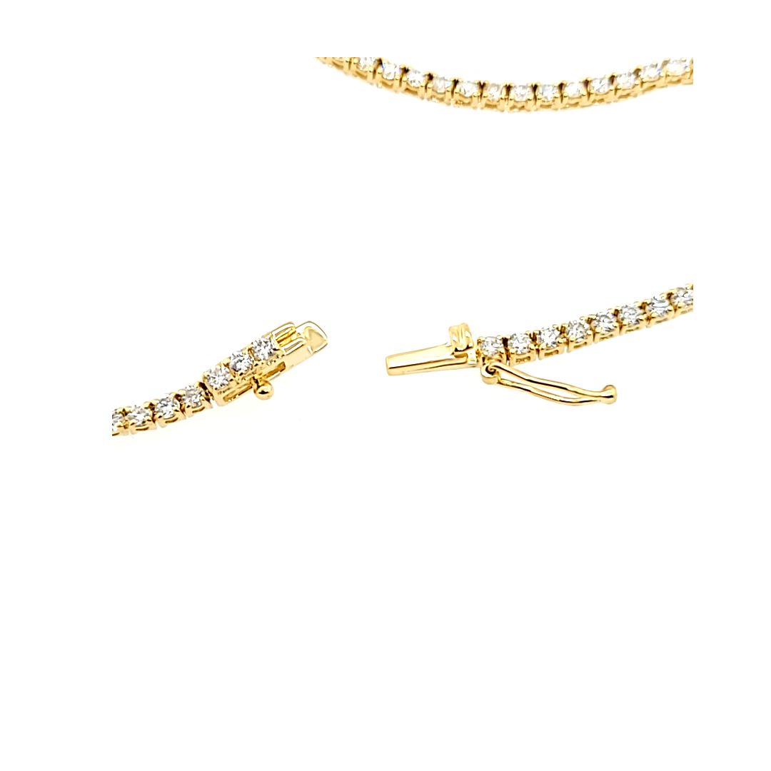 Collar de línea de diamantes