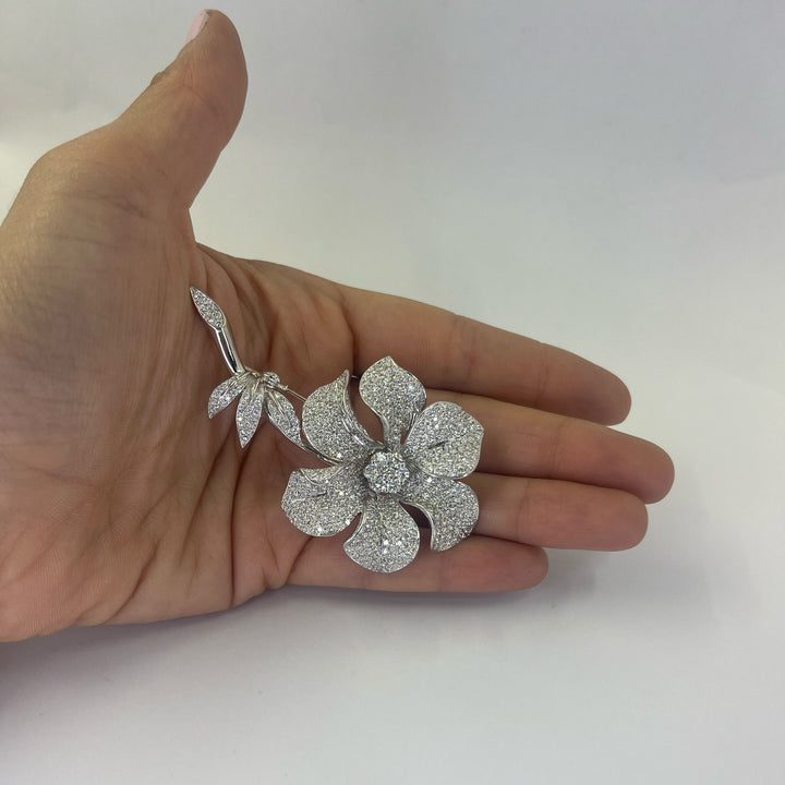18K White Gold Floral Diamond Brooch