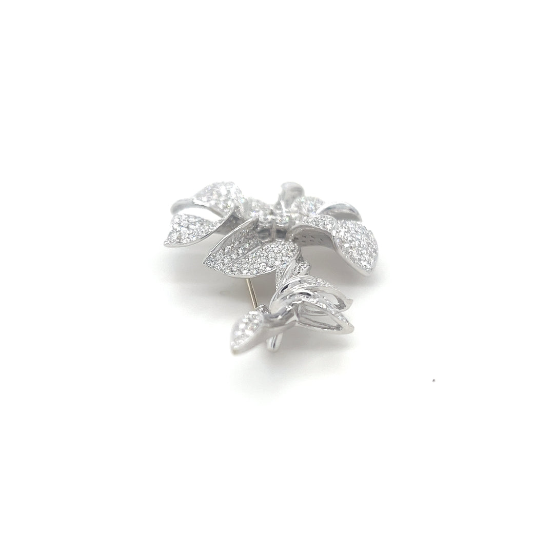 18K White Gold Floral Diamond Brooch