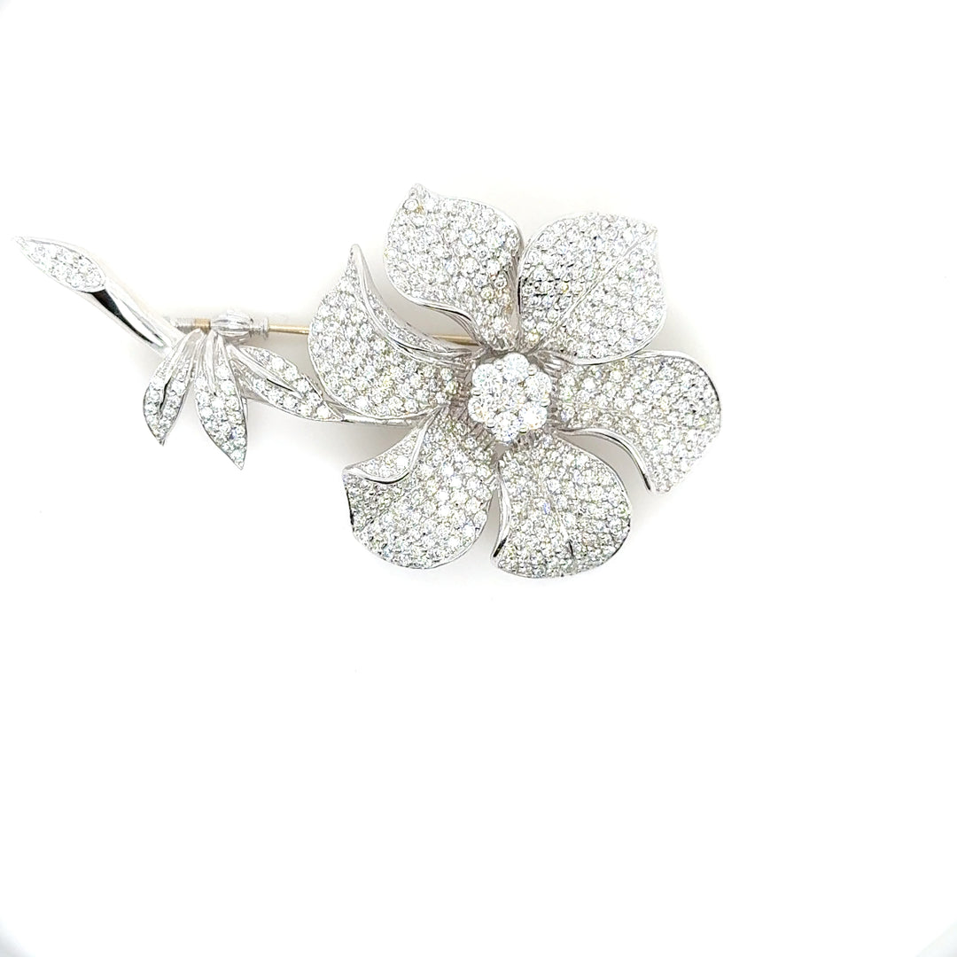 18K White Gold Floral Diamond Brooch