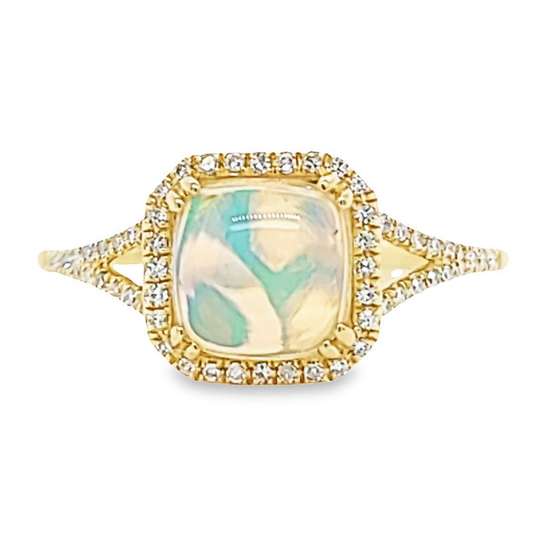 Anillo de ópalo y diamantes