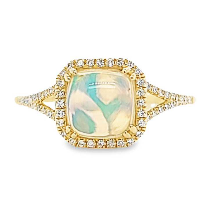 Anillo de ópalo y diamantes