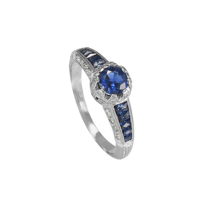 Anillo de zafiro y diamantes