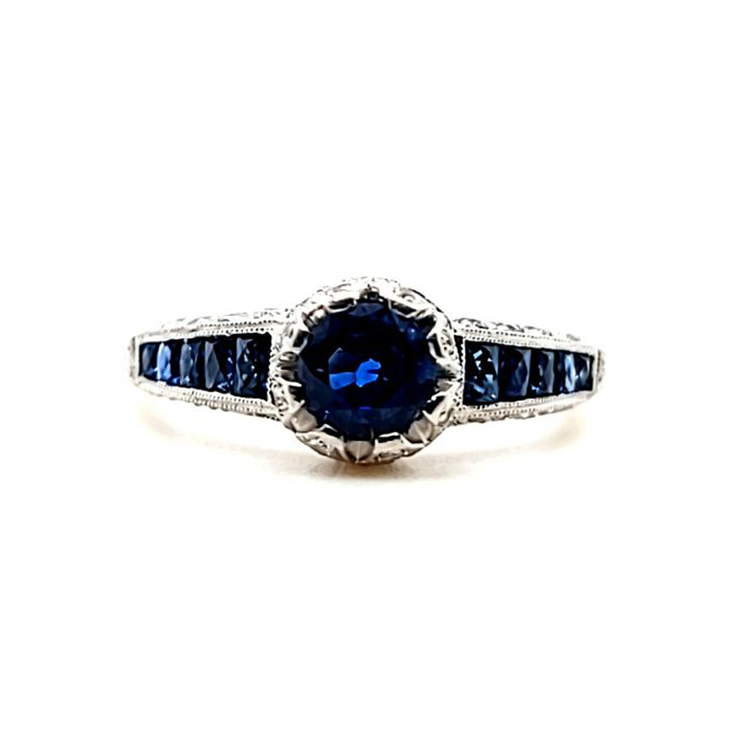 Anillo de zafiro y diamantes