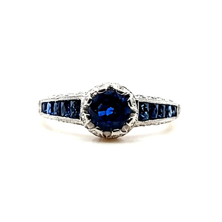 Anillo de zafiro y diamantes