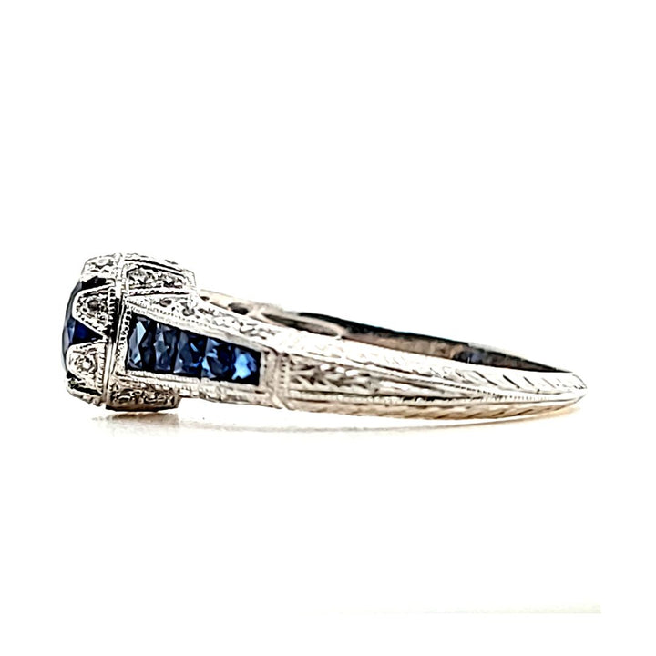 Anillo de zafiro y diamantes