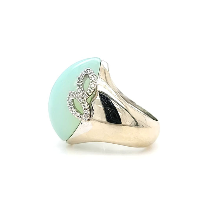 Anillo de cóctel de calcedonia y diamantes