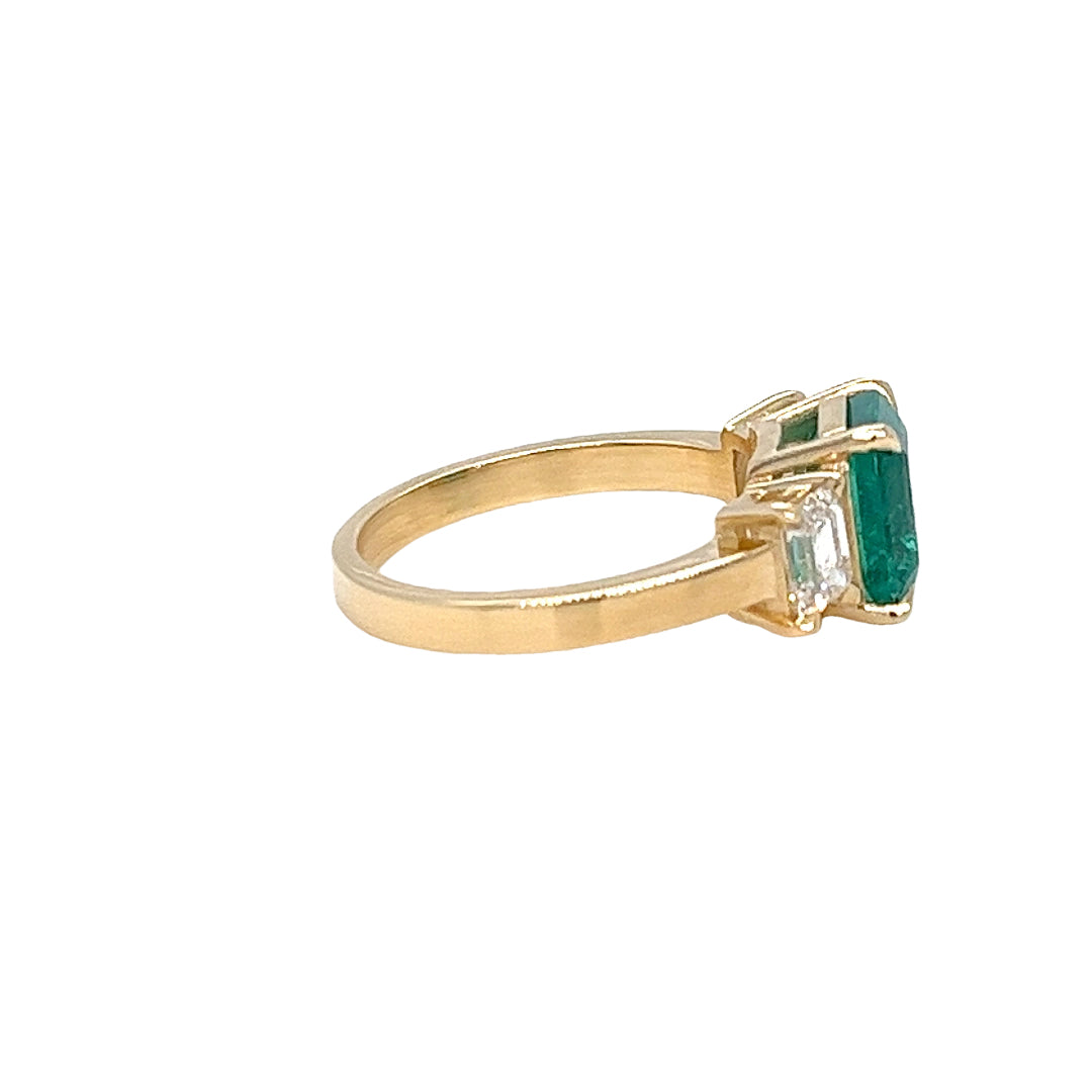 Colombian Emerald and Diamond Ring