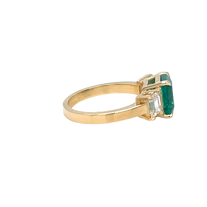 Colombian Emerald and Diamond Ring