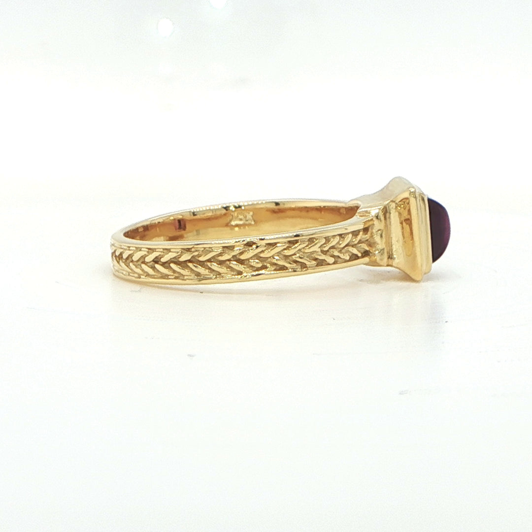 18K Yellow Gold Cabochon Rubelite Fashion Ring