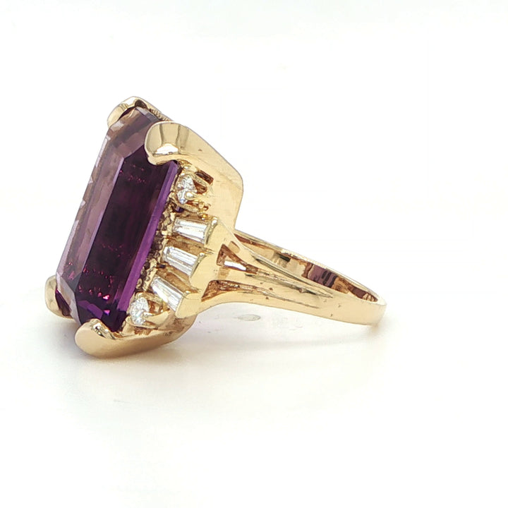 18K Yellow Gold Amethyst Cocktail Ring
