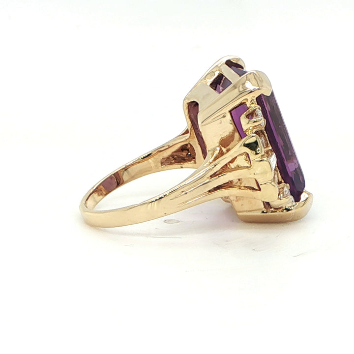18K Yellow Gold Amethyst Cocktail Ring