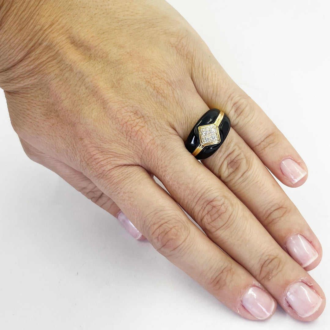 18K Yellow Gold Black Onyx & Diamond Ring