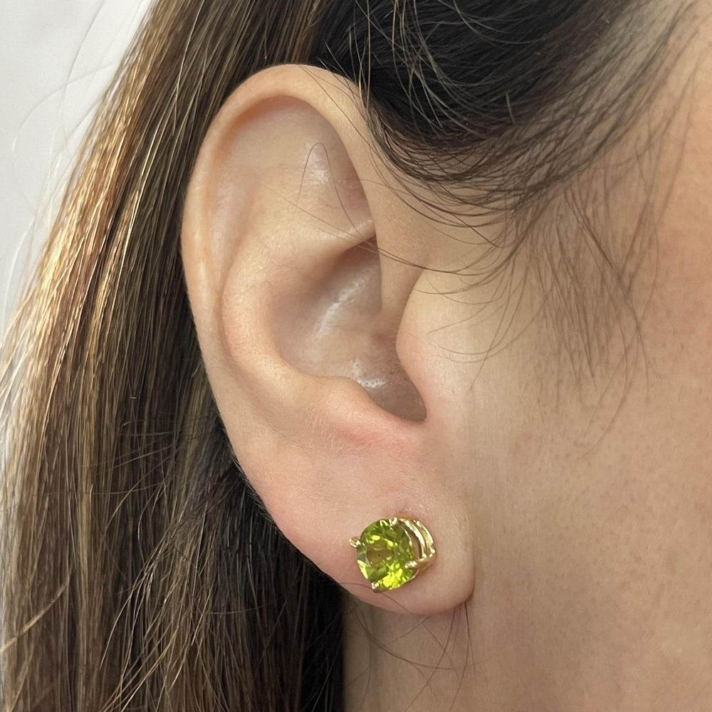 14K Yellow Gold 7mm Peridot Stud Earrings