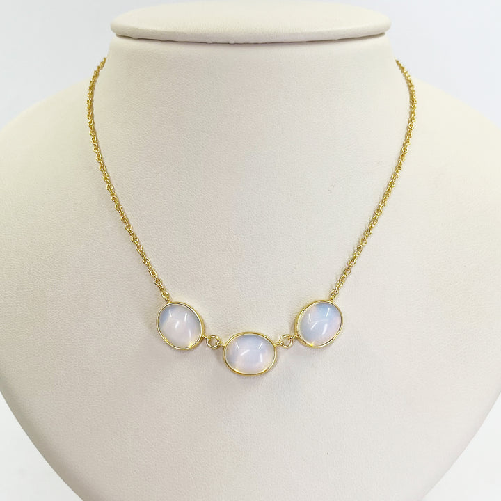 18K Yellow Gold Moonstone Necklace