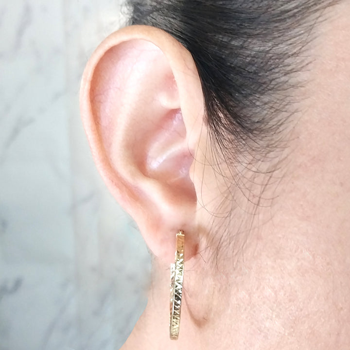 2.2mm Squared Edge Hoop Earrings