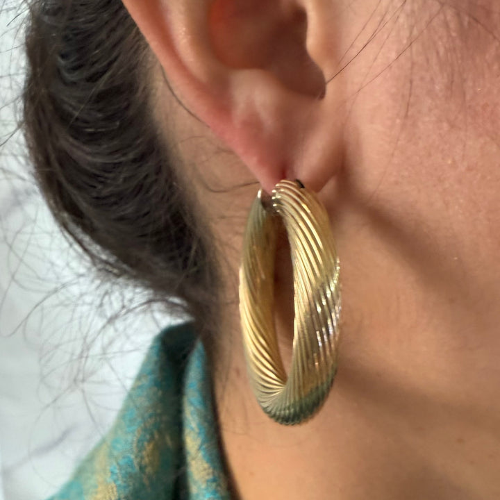 18K Yellow Gold Hoop Earrings