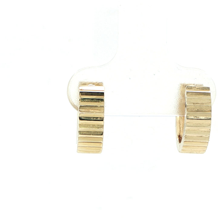 14K Yellow Gold 4mm Reeded Huggie Hoop Earrings