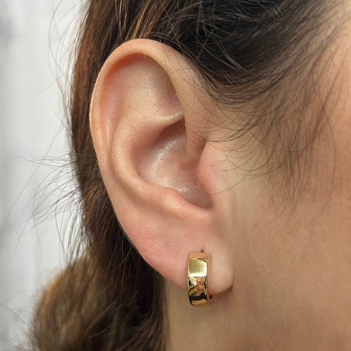 14K Yellow Gold Hollow Hinged Hoop Earrings