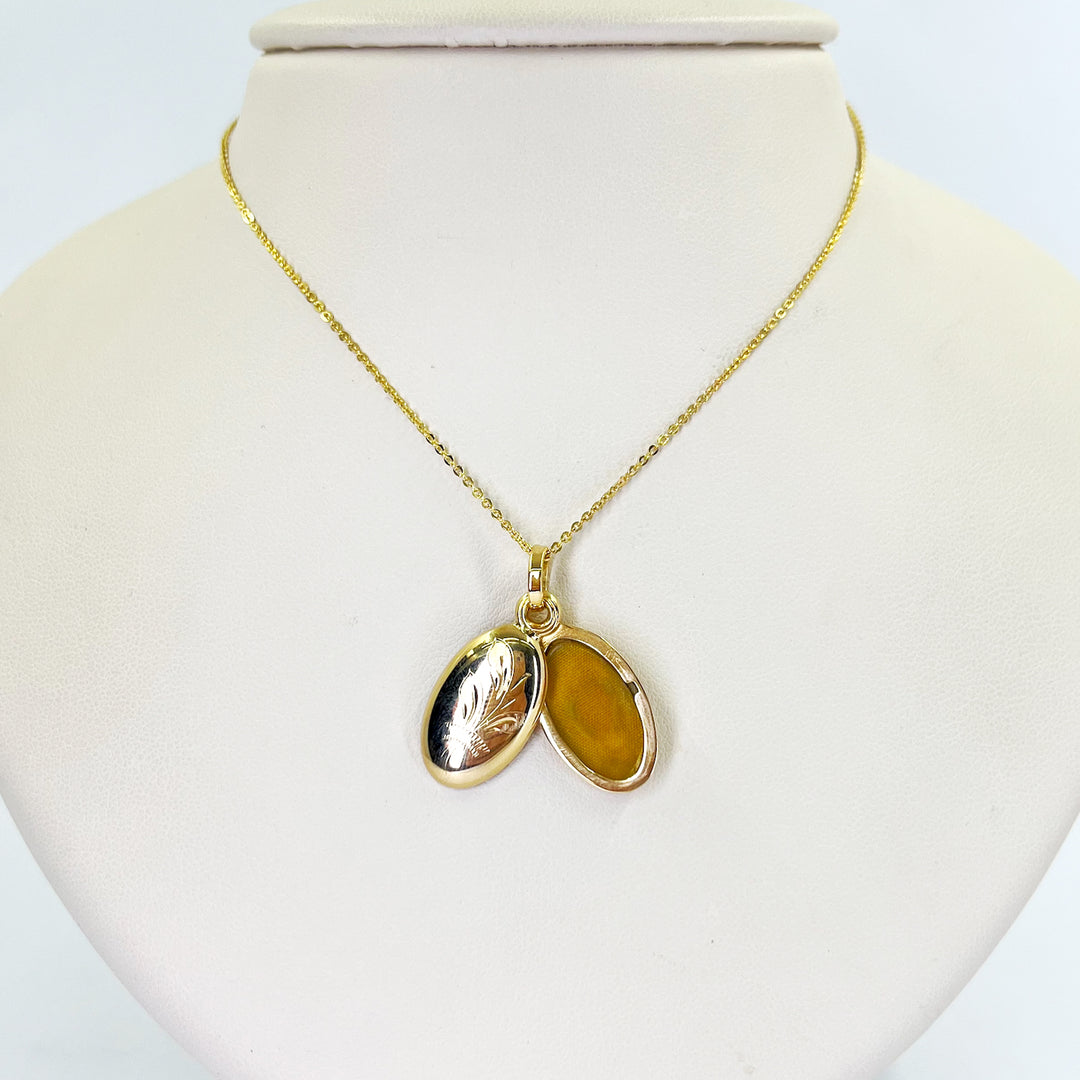 18K Yellow Gold Oval Locket Necklace