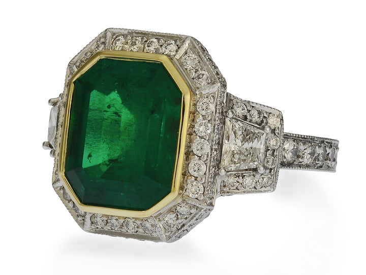 Colombian Emerald and Diamond Ring