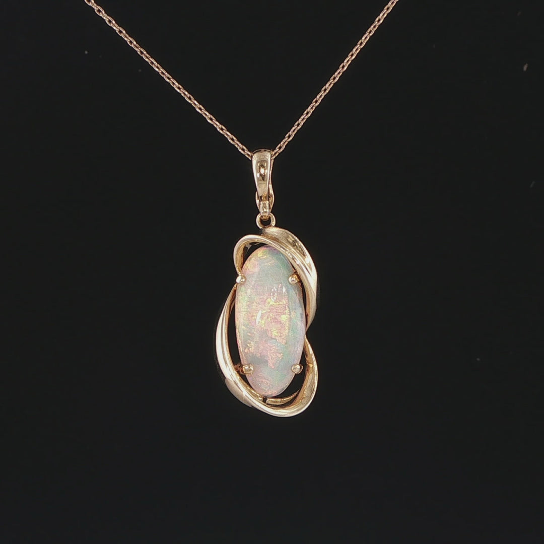 18K Yellow Gold Oval Cabochon Opal Necklace with 14K Gold Chain
