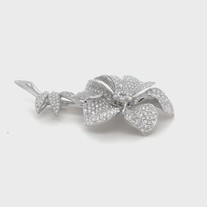18K White Gold Floral Diamond Brooch