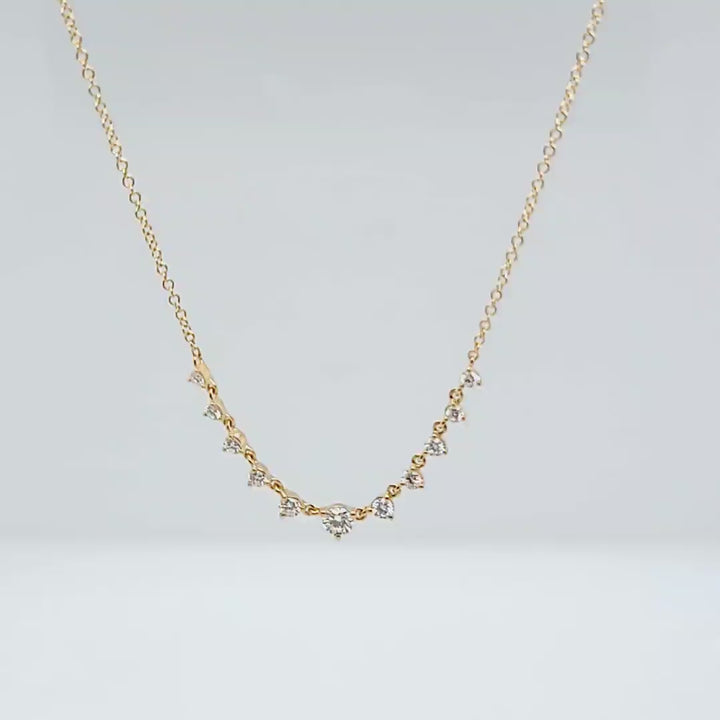 Collar de diamantes graduados