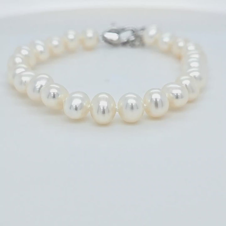 5.5-6mm Pearl Bracelet with Heart Clasp