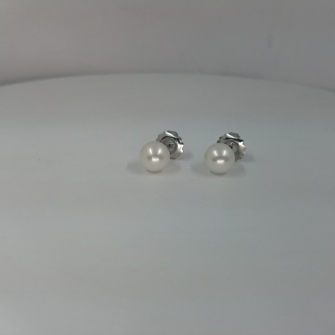 9.5mm Pearl Stud Earrings