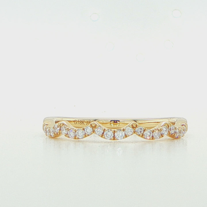 18K Yellow Gold Scalloped Diamond Band