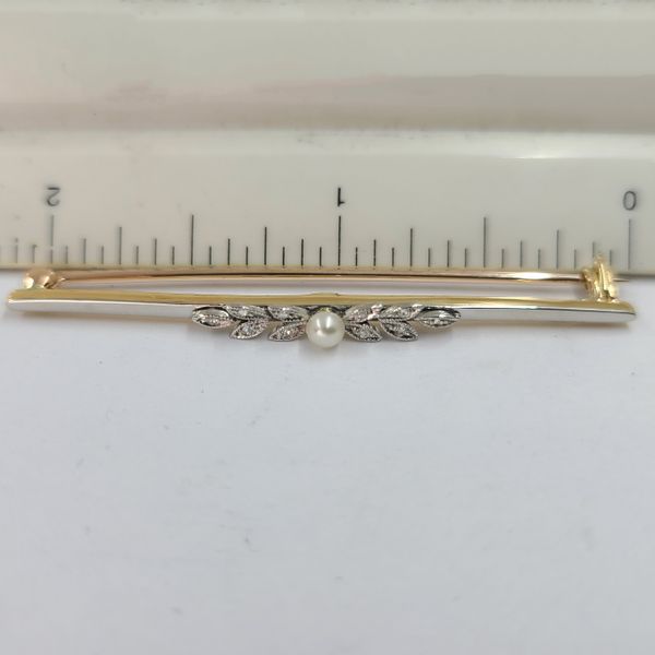 Pearl-and-diamond-pin