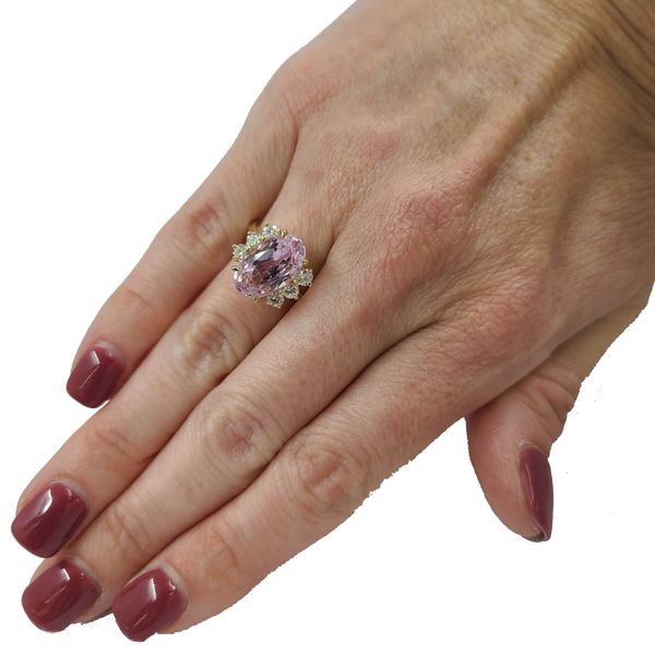 pink-oval-kunzite-and-diamond-ring