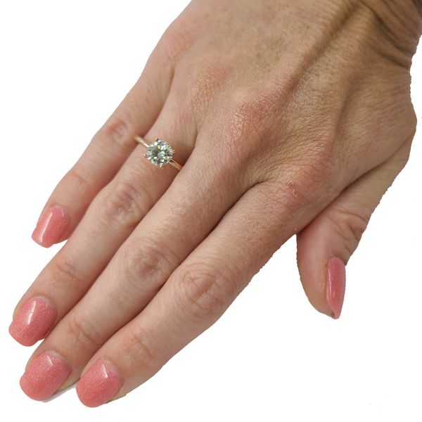 Rose-Gold-Diamond-Engagement-Ring 