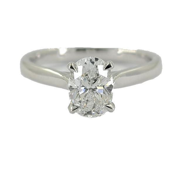 Oval-cut-diamond-engagement-ring